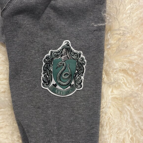 The Wizarding World of Harry Potter Slytherin Sweatshirt - Size Medium - Picture 5 of 6